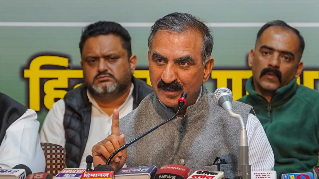 पठानकोट से सटे हिमाचल के इलाकों में हाई अलर्ट, सीएम सुक्खू ने कहा- “सतर्क रहें, घबराएं नहीं”