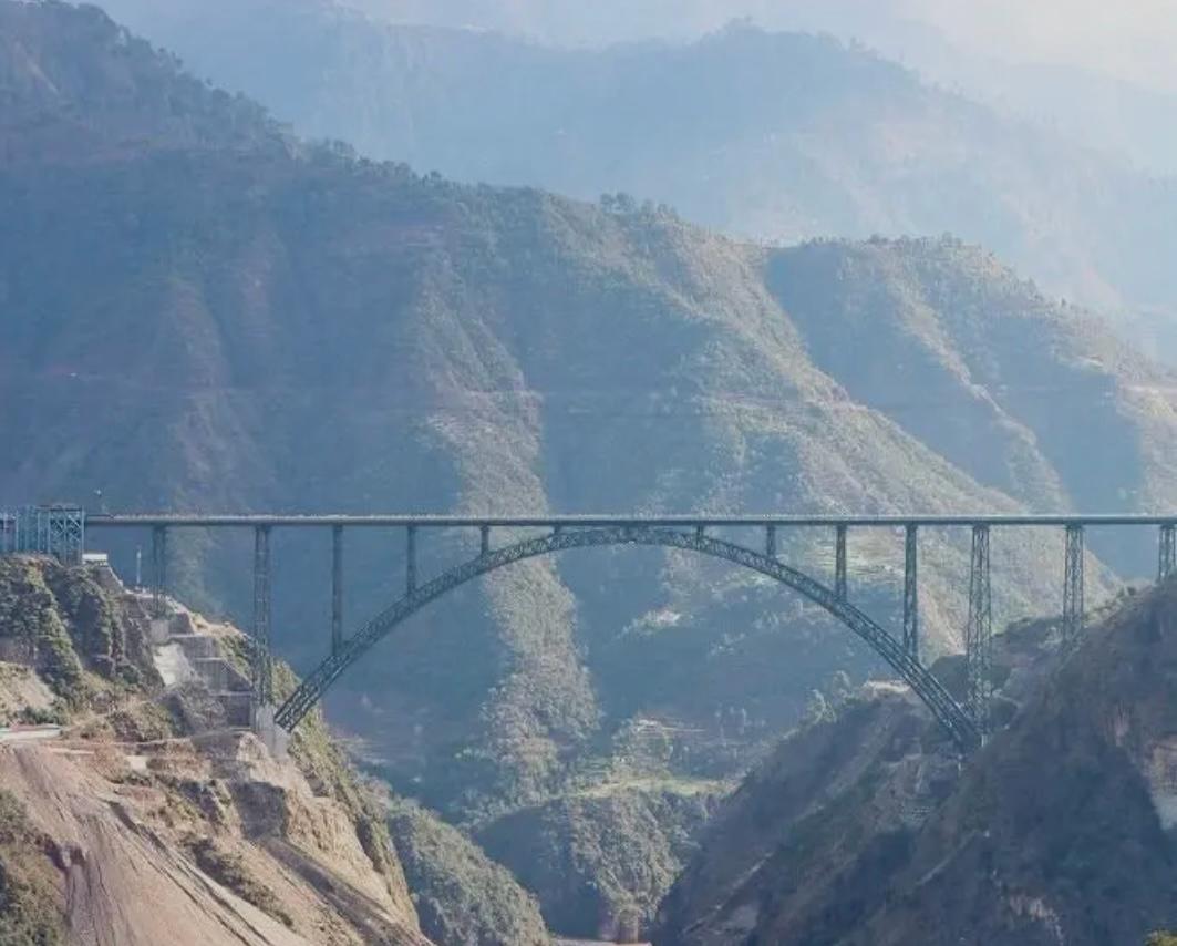 पीएम मोदी आज राष्ट्र को समर्पित करेंगे चिनाब पुल