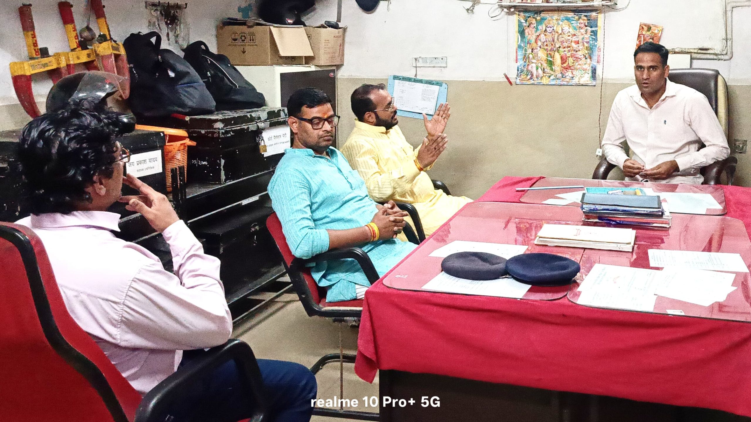 रेलवे सलाहकार समिति सदस्य पहुंचे संत हिरदाराम स्टेशन