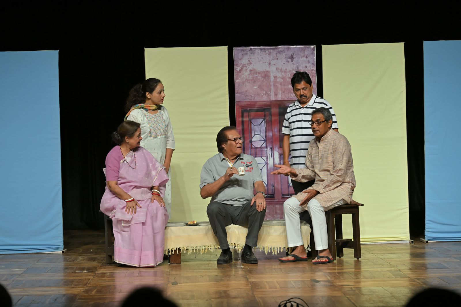 महत्वाकांक्षा और मजबूरी का सौदा है ‘चौथी सिगरेट’